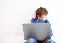 Prévenir l’exposition précoce à la pornographie selon la Torah