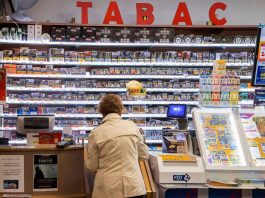 L’addiction sociale déguisée des jeux de quartier : Revenir à soi par la Torah bar tabac