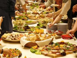 Gérer les buffets dans les mariages et événements communautaires buffets
